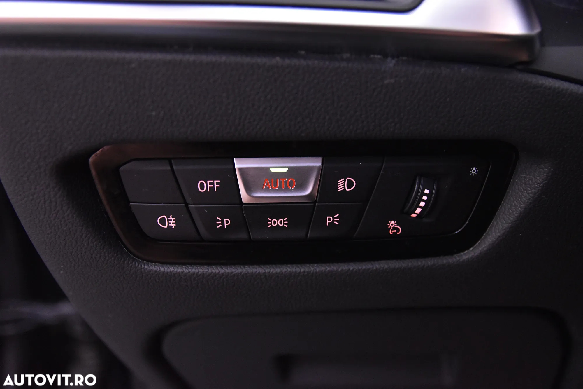 BMW Seria 3 320i AT - 15
