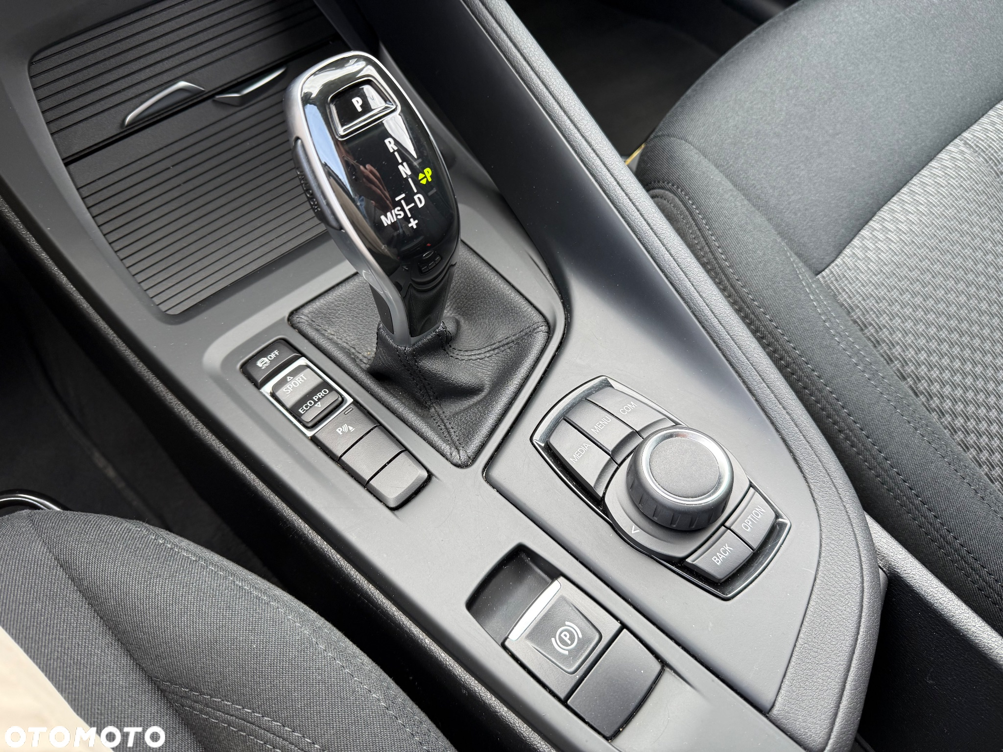 BMW X1 sDrive18i Advantage - 23