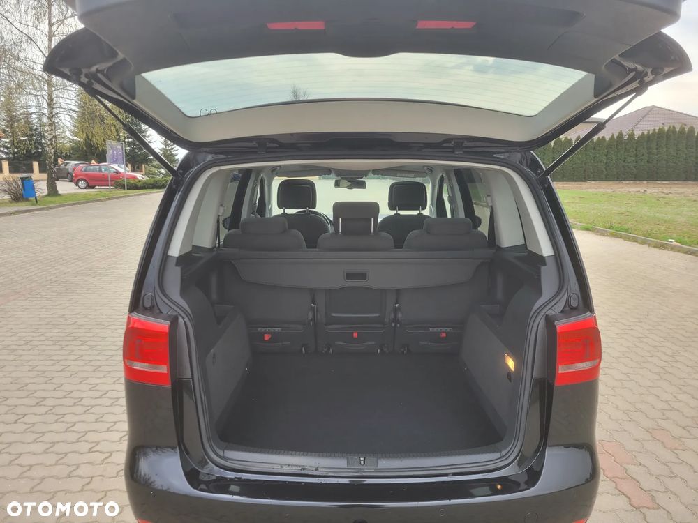 Volkswagen Touran - 9