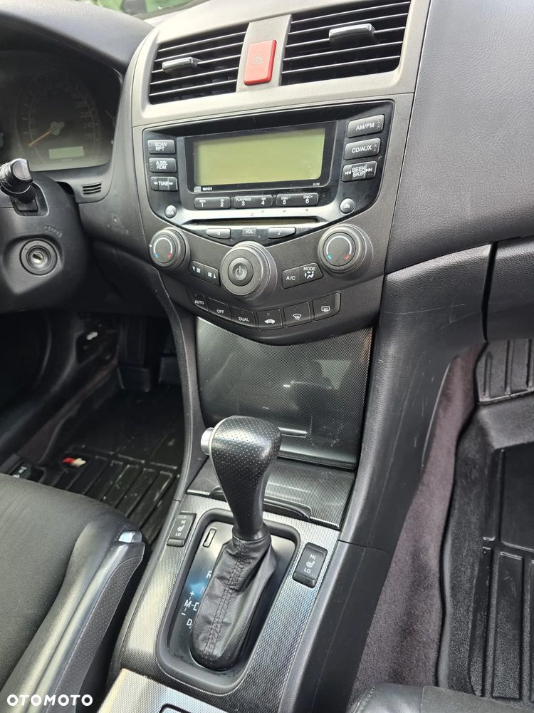 Honda Accord 2.0 Comfort - 12