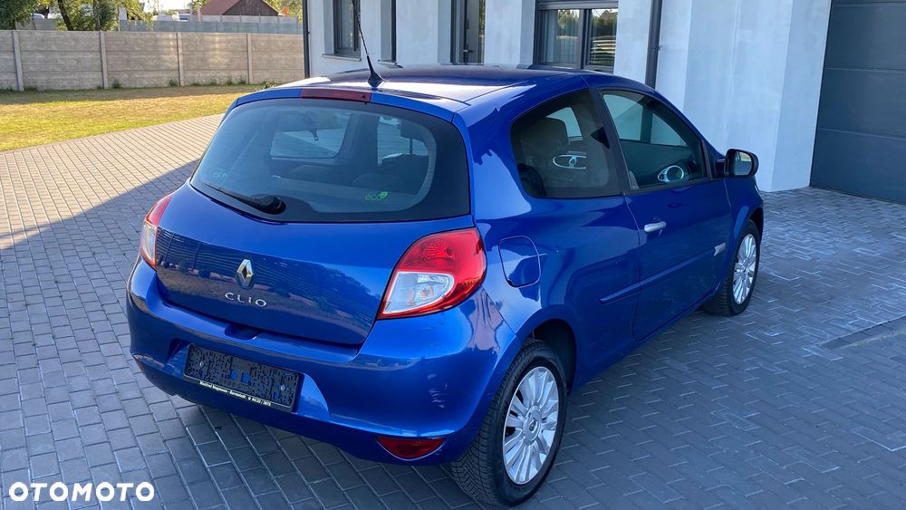 Renault Clio 1.2 16V 75 Expression - 20