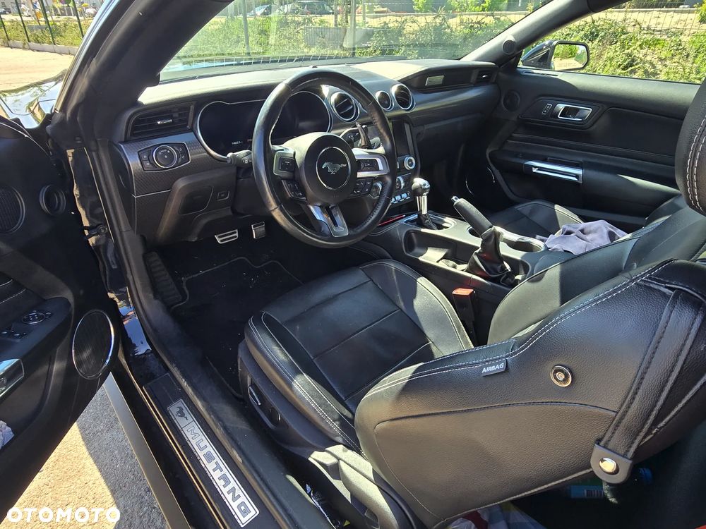 Ford Mustang - 7