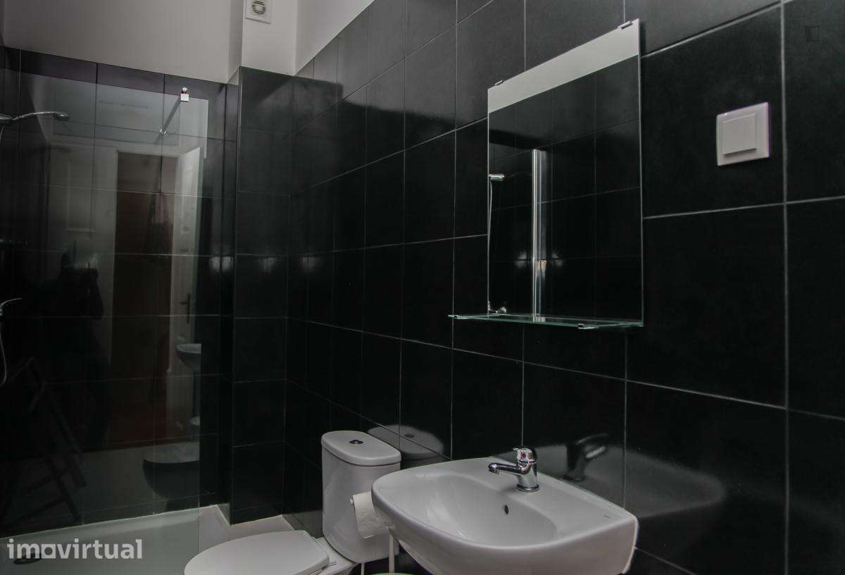 Quarto - localizado em Cidral Coimbra - Grande imagem: 3/41