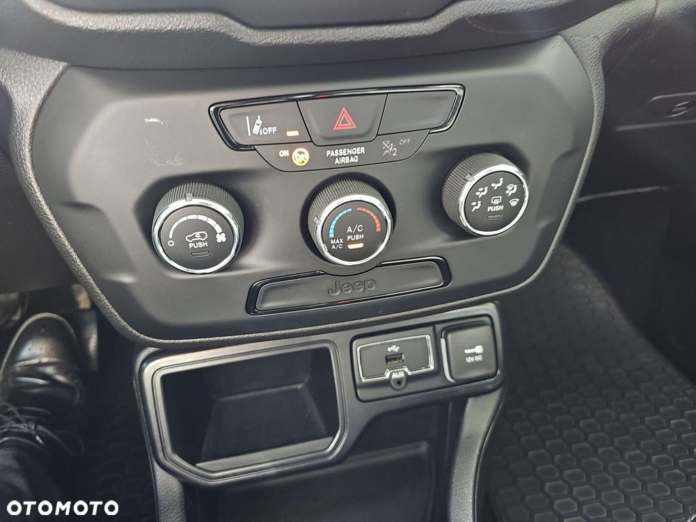 Jeep Renegade - 25
