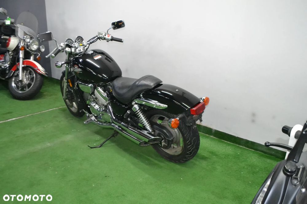 Honda VF - 8