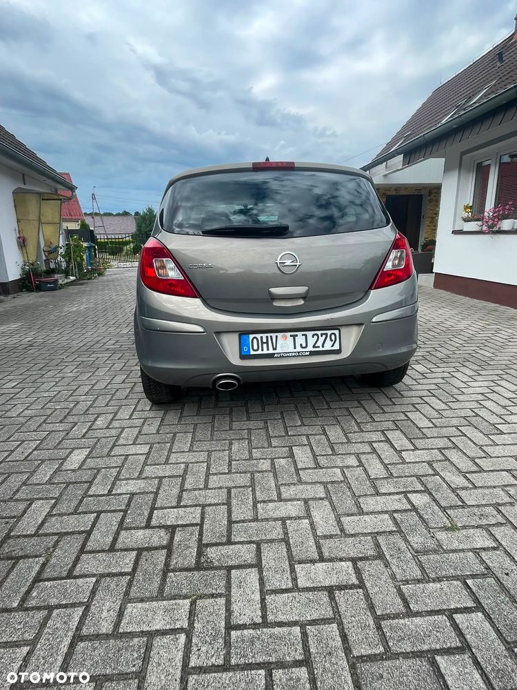 Opel Corsa 1.4 16V Cosmo - 4