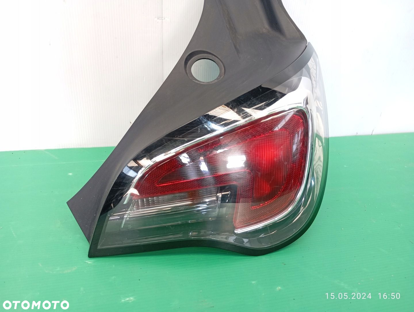 LAMPA TYŁ PRAWA OPEL ADAM 12-19 39025874 - 2