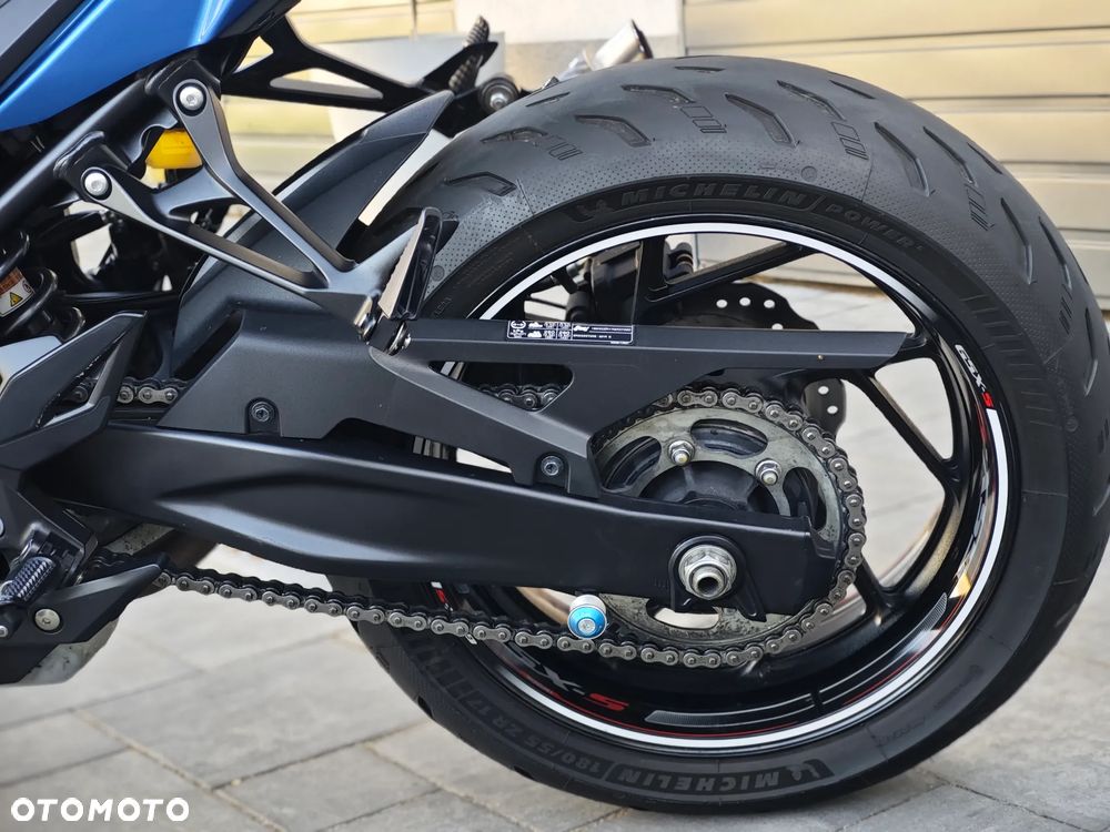 Suzuki GSX - 34