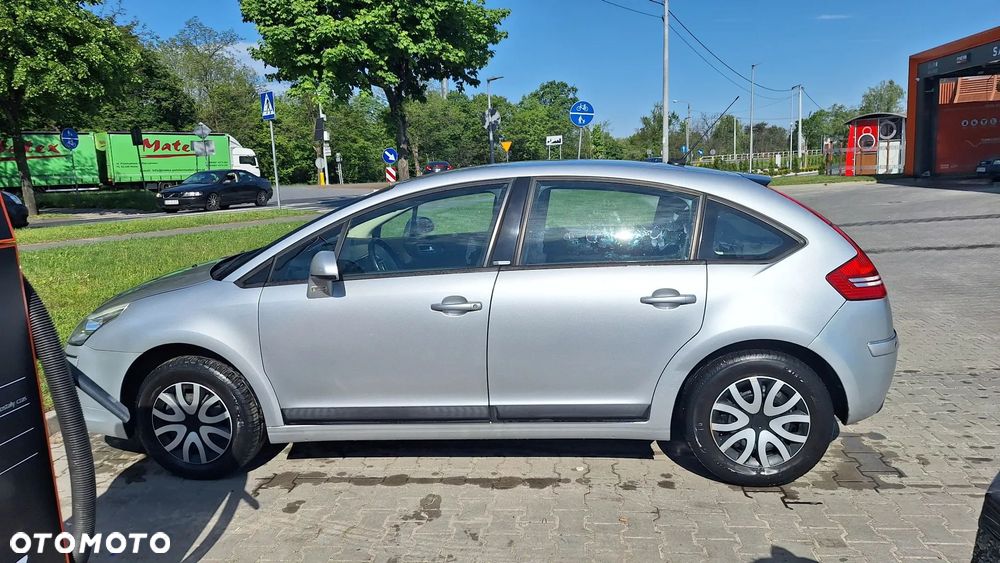 Citroën C4 2.0 16V Exclusive - 6