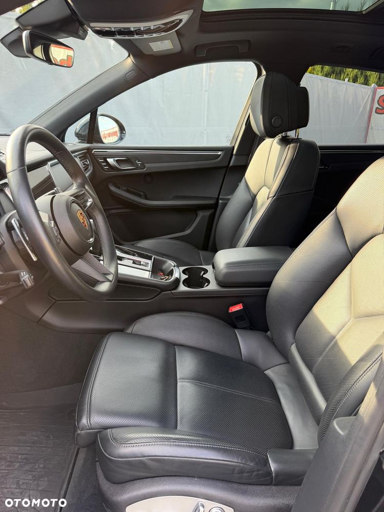 Porsche Macan T - 24