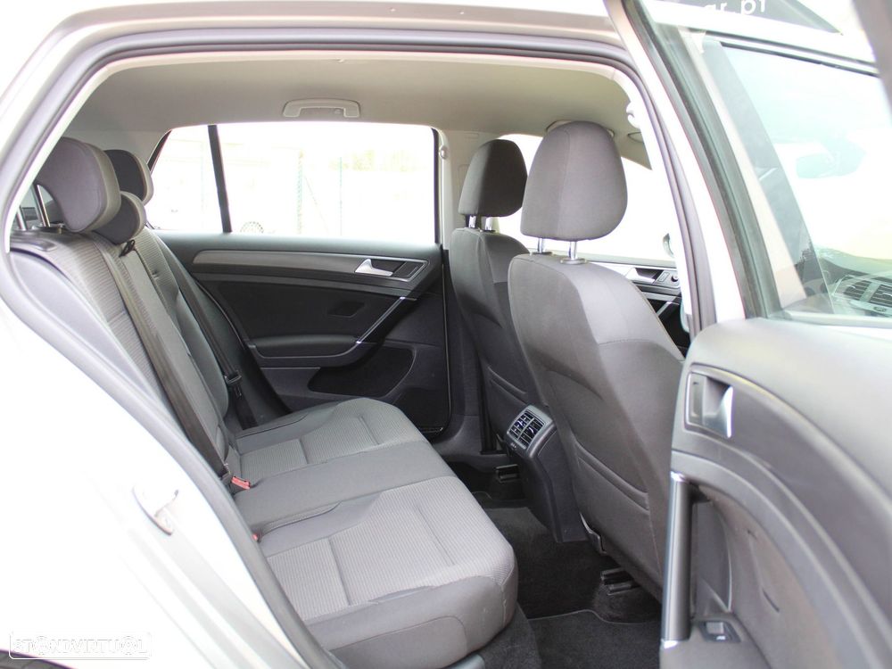 VW Golf 1.6 TDI Confortline - 54