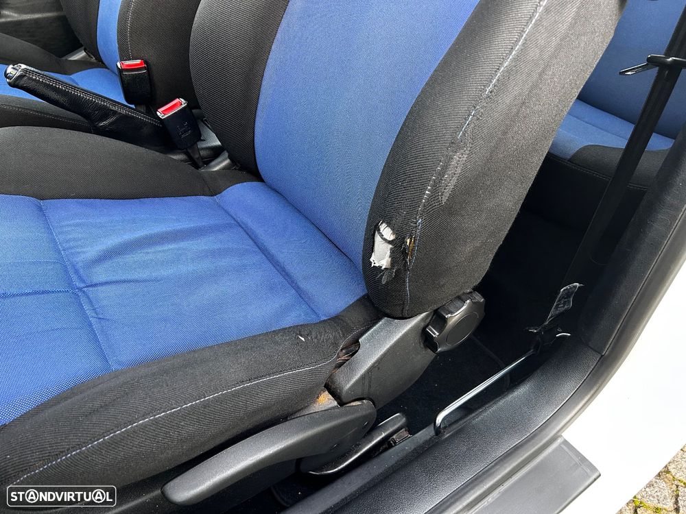 VW Golf 1.9 TDi 25 Anos - 20