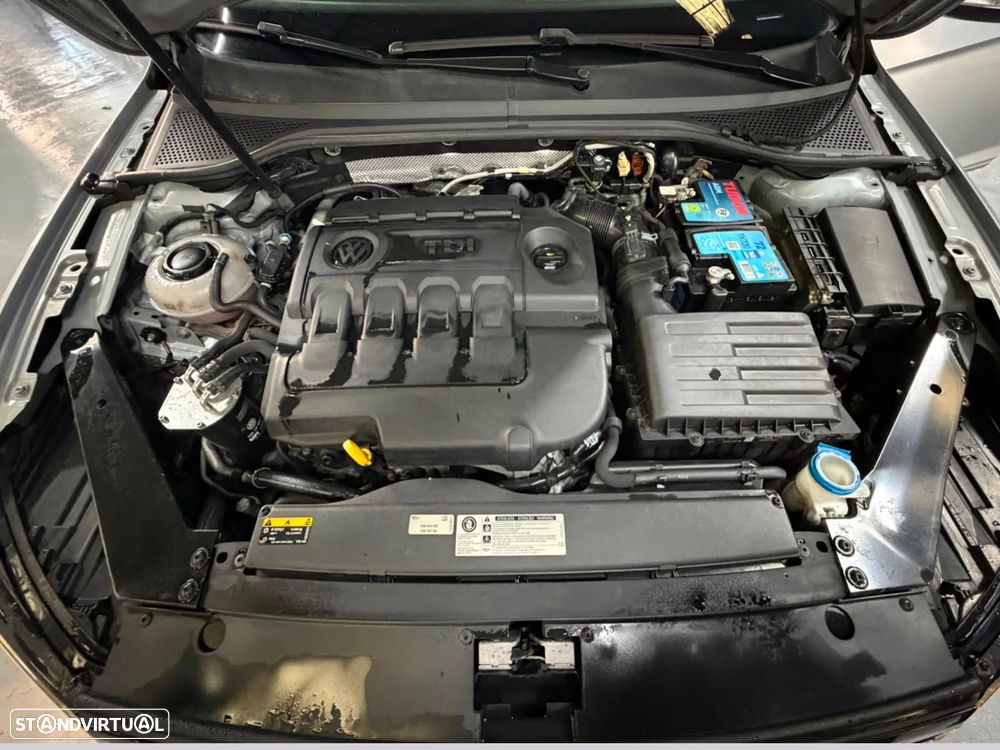 VW Passat 1.6 TDI Business DSG - 41