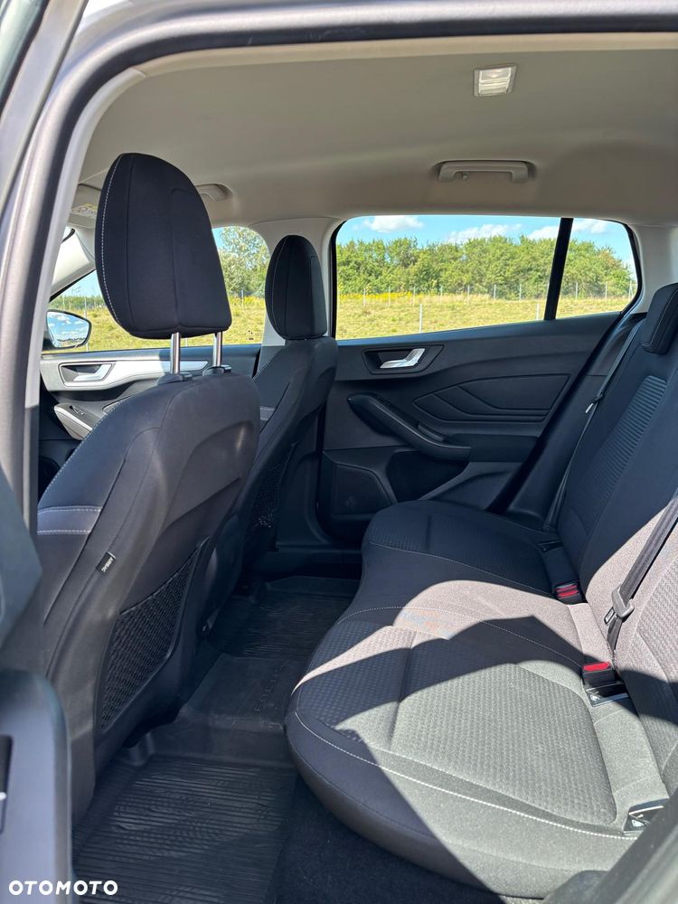 Ford Focus 1.0 EcoBoost Connected - 26