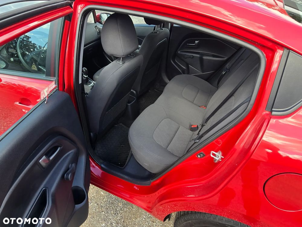 Kia Rio - 6