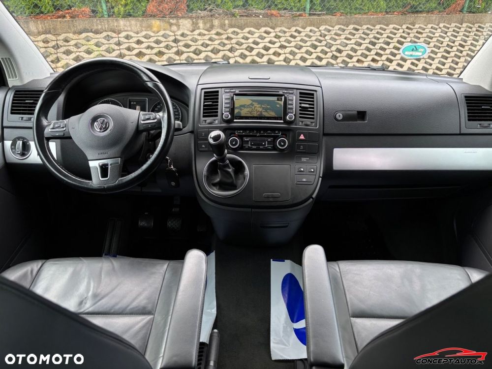 Volkswagen Multivan - 17