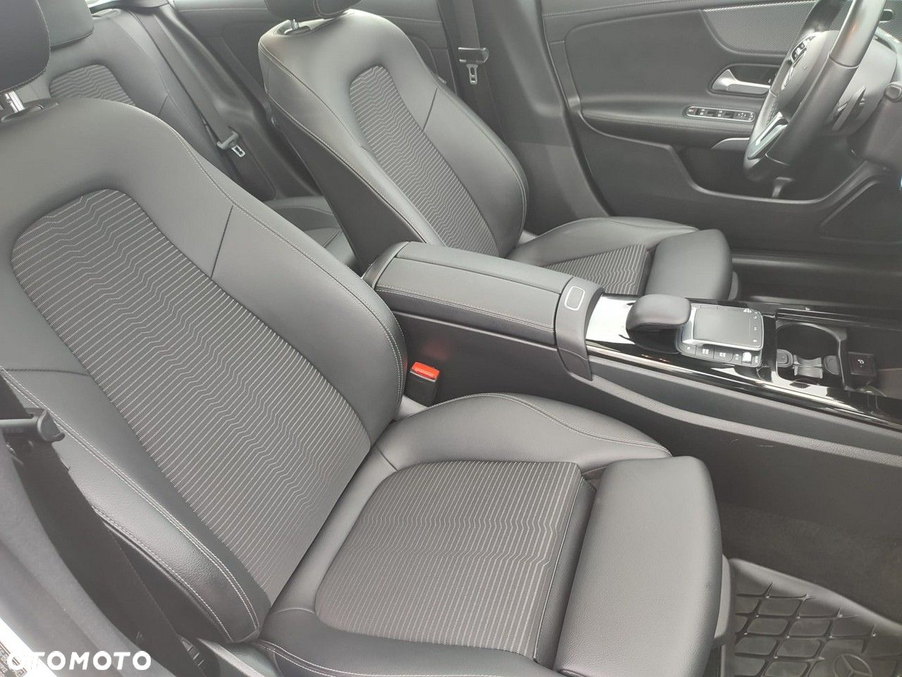 Mercedes-Benz CLA - 30