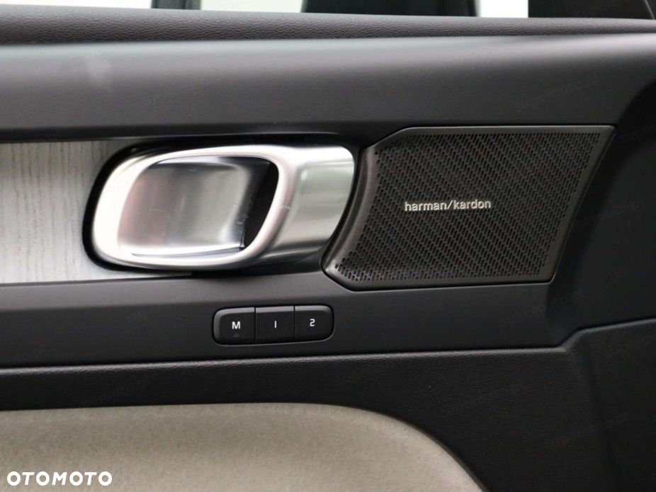 Volvo XC 40 - 12