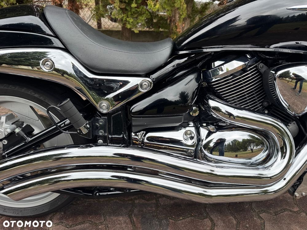 Suzuki Intruder - 10