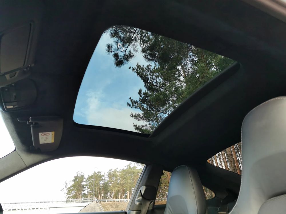 Porsche 911 Carrera 4 GTS PDK - 8