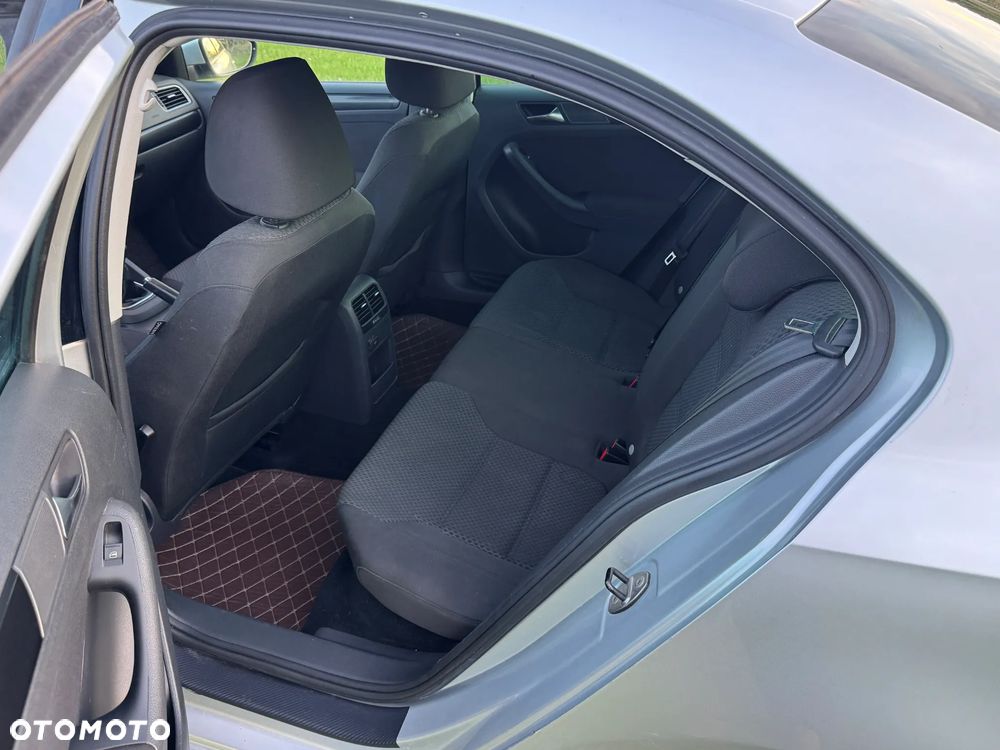 Volkswagen Jetta 1.2 TSI Trendline Optimum - 8