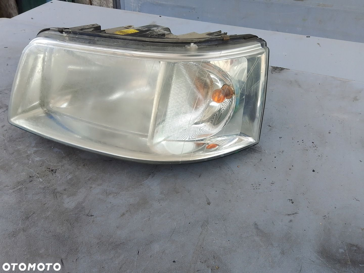 Lampa Lewa Przód VW T5 7H1941015N Europa - 2