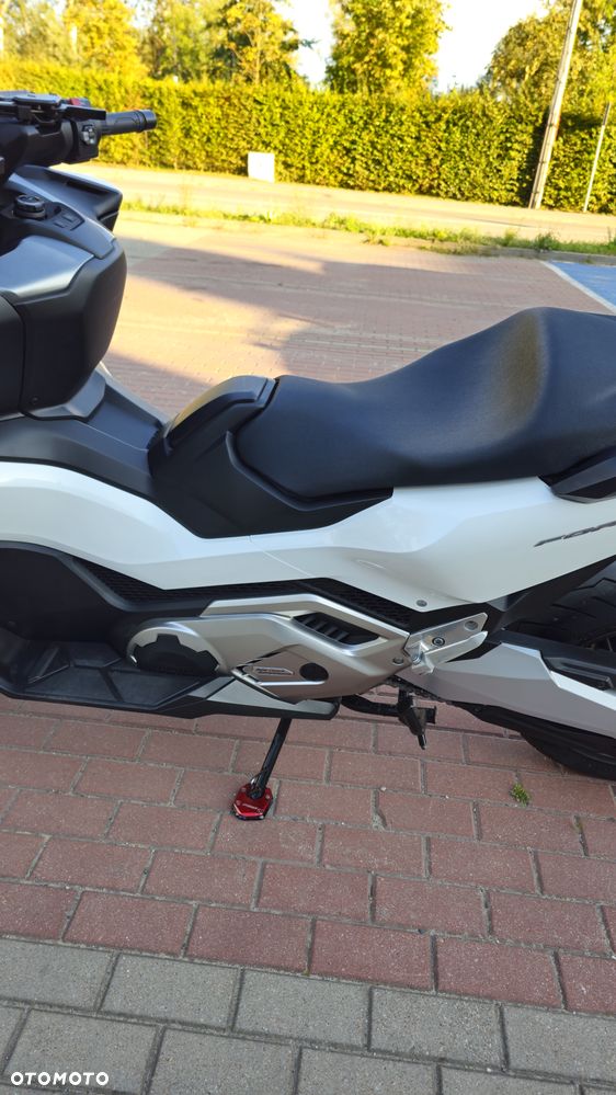 Honda NSS - 11