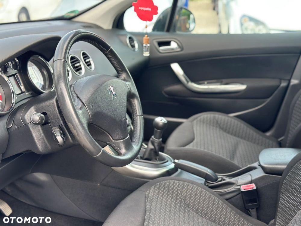 Peugeot 308 - 8