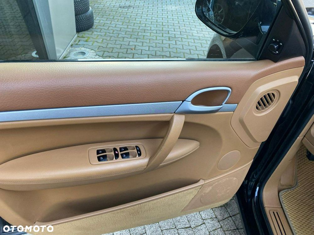 Porsche Cayenne Tiptronic S - 18