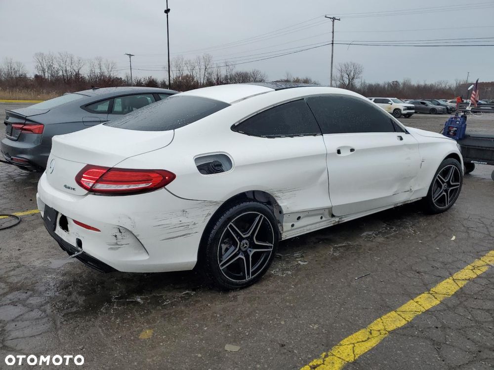 Mercedes-Benz Klasa C 300 4Matic 9G-TRONIC - 4