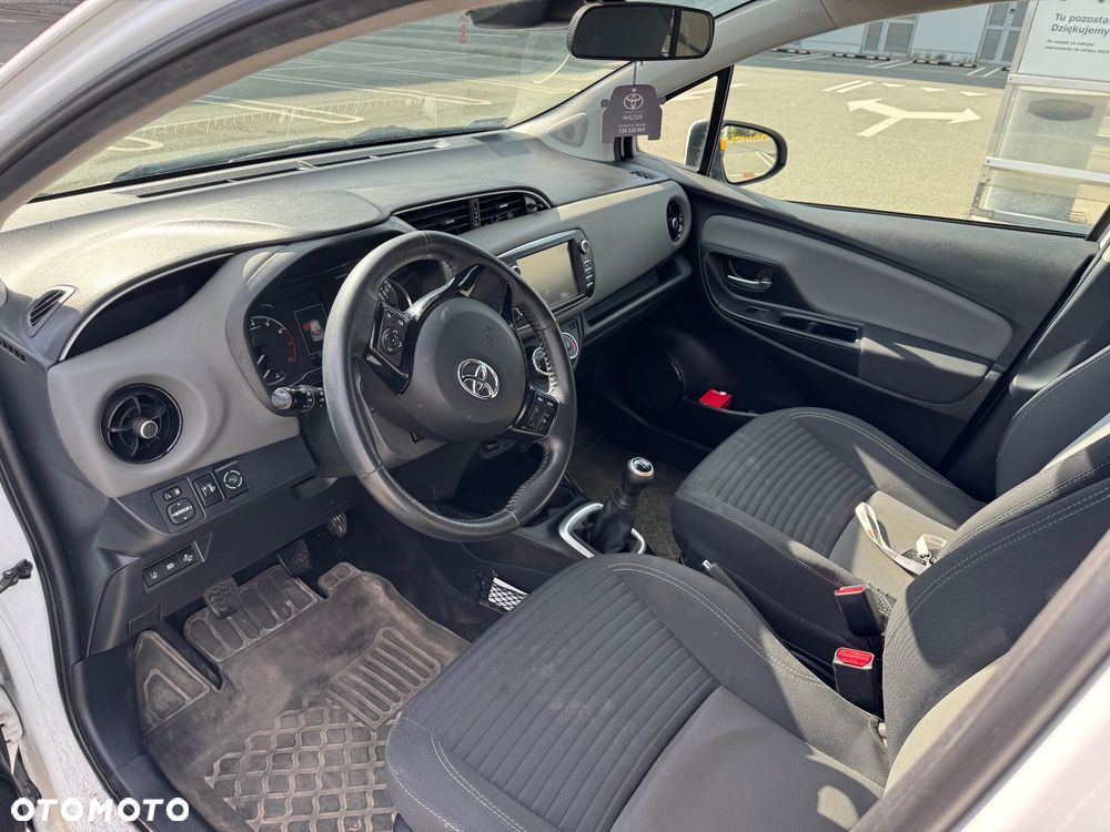 Toyota Yaris 1.0 Premium - 18