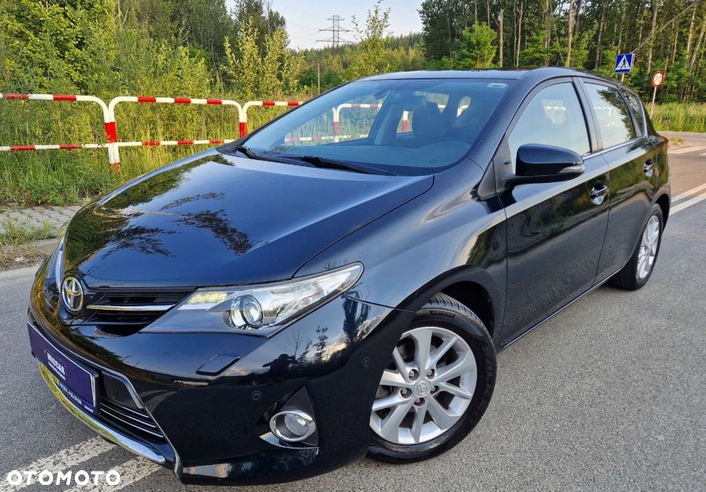 Toyota Auris 1.6 Executive - 2
