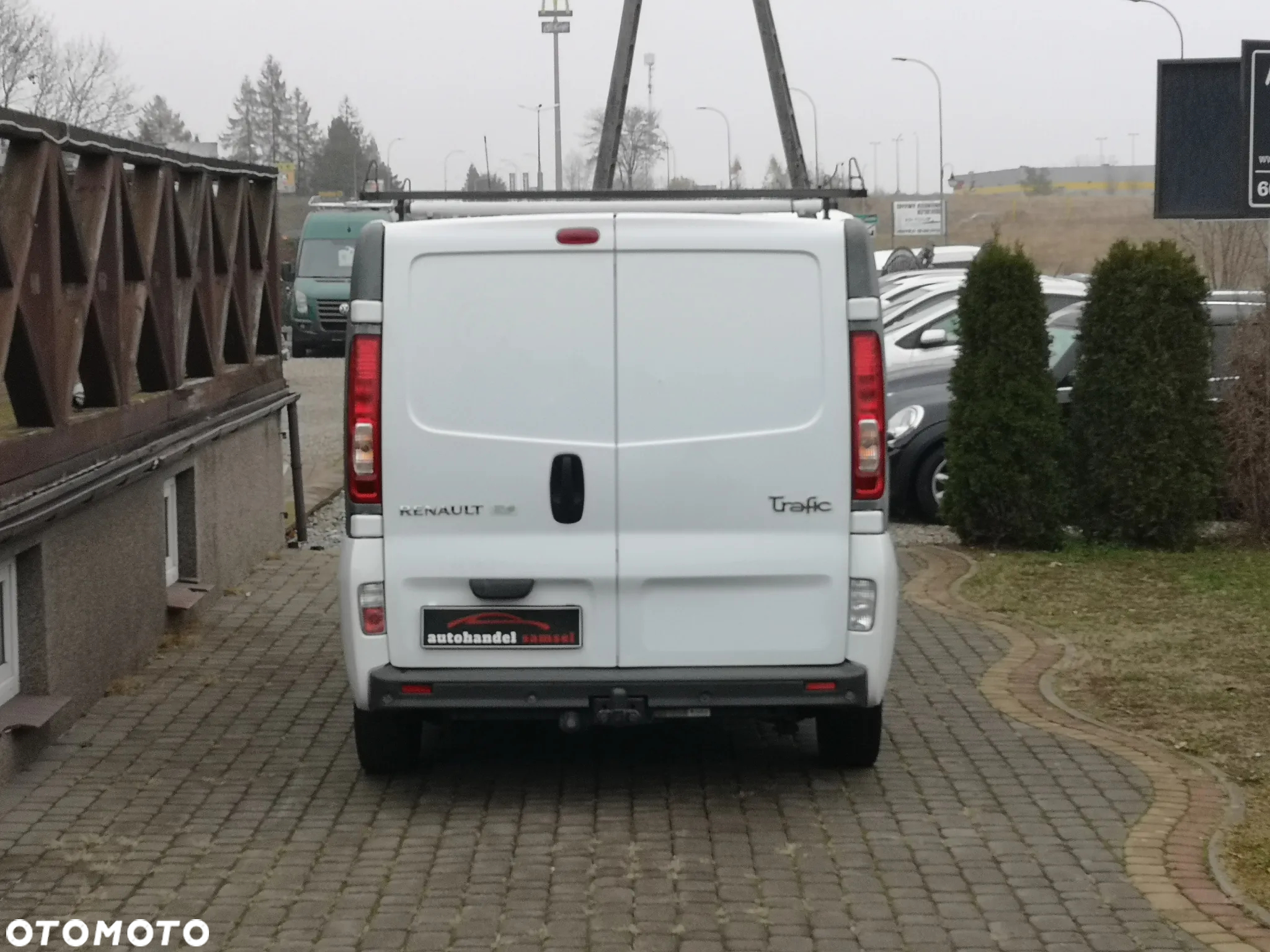 Renault Trafic 2.0dCi - 9