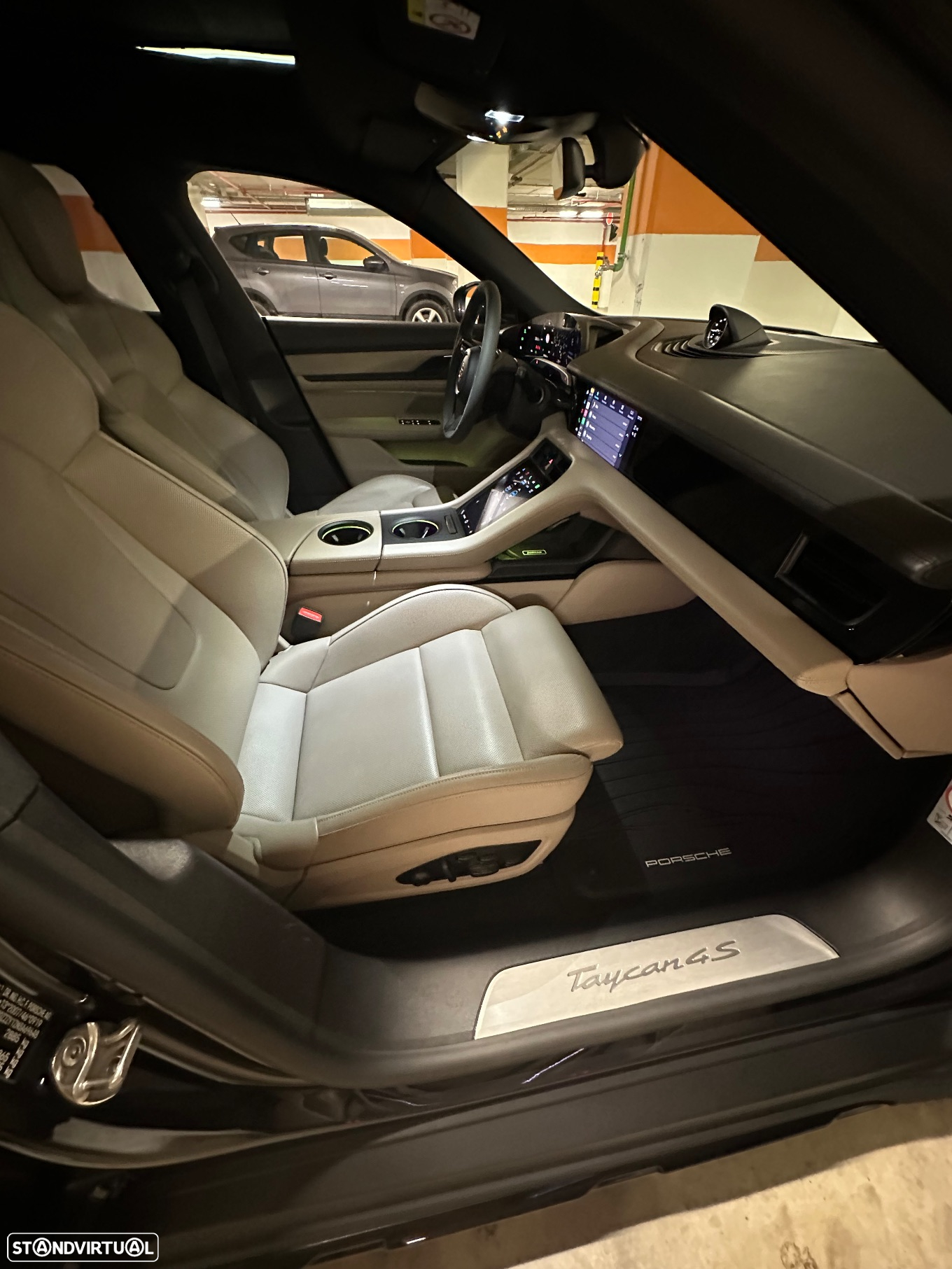 Porsche Taycan Cross Turismo 4S - 10