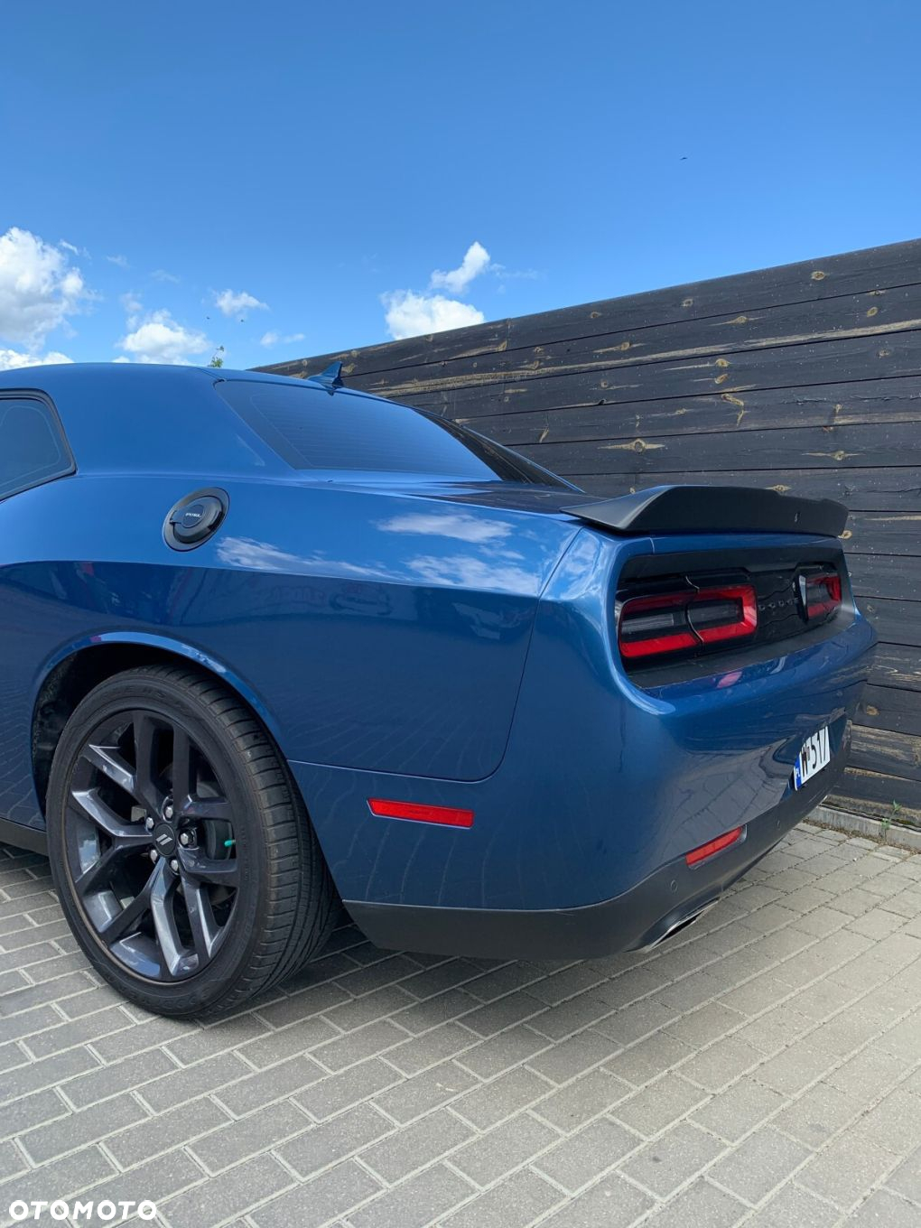 Dodge Challenger - 17