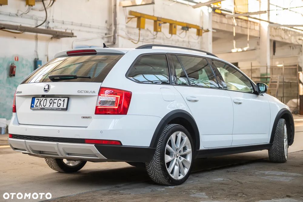 Skoda Octavia Scout 2.0 TDI 4x4 DSG - 9