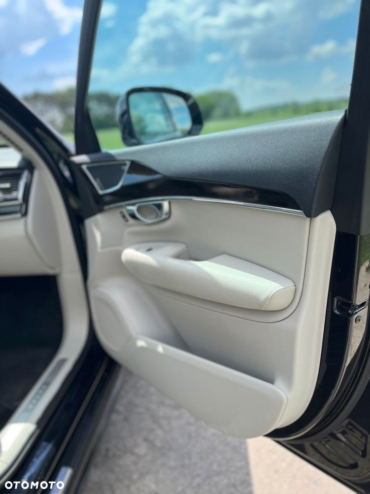 Volvo XC 90 T6 AWD Momentum 7os - 29