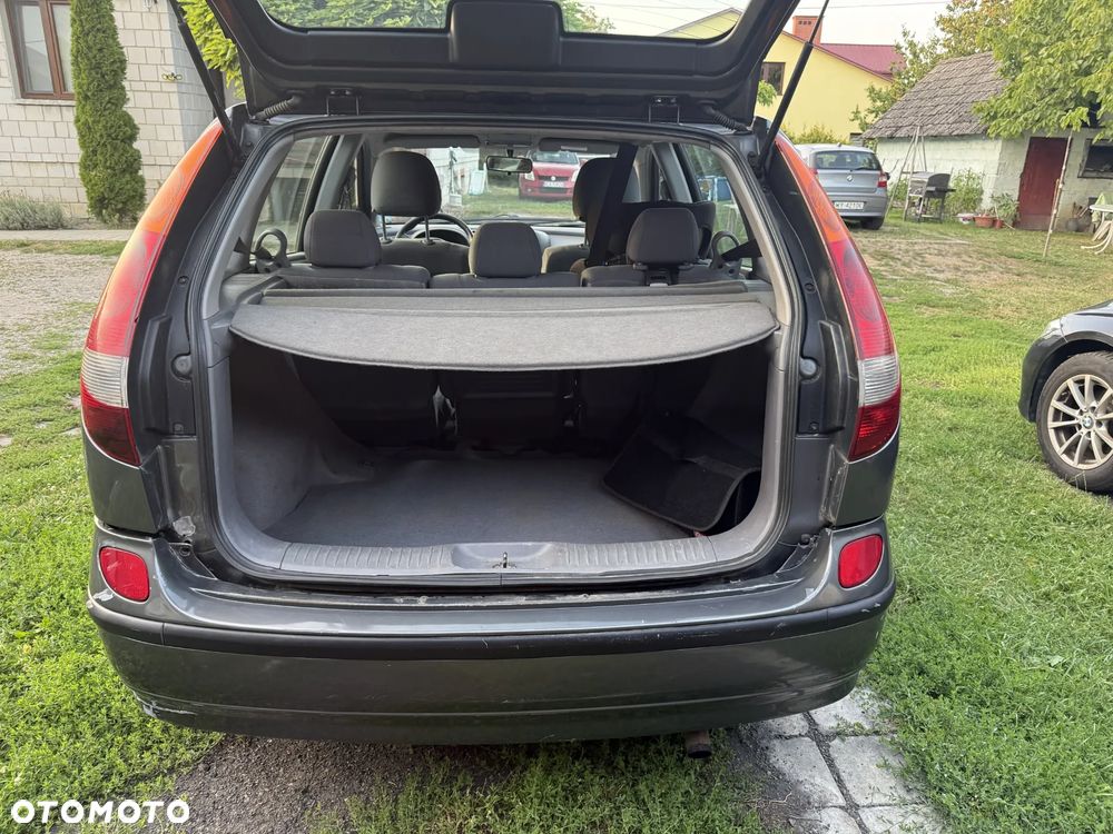 Nissan Almera Tino dCi visia - 16