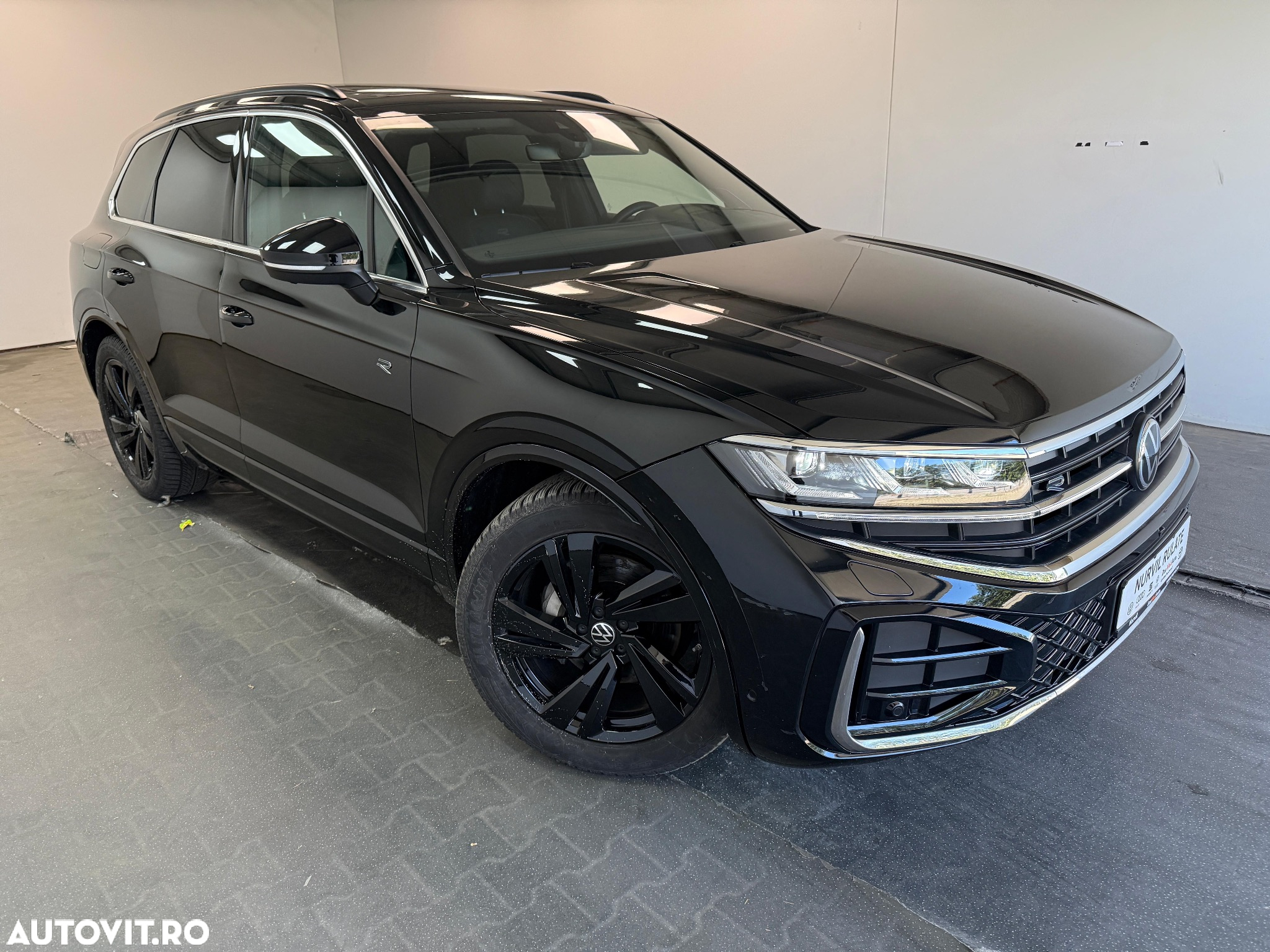 Volkswagen Touareg V6 TDI 4MOTION R-Line - 28