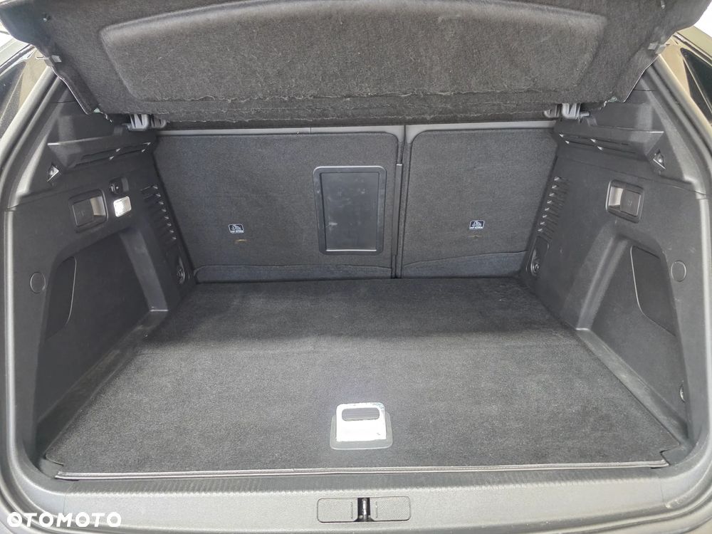 Peugeot 3008 1.6 PureTech Hybrid4 PHEV GT S&S EAT8 - 17
