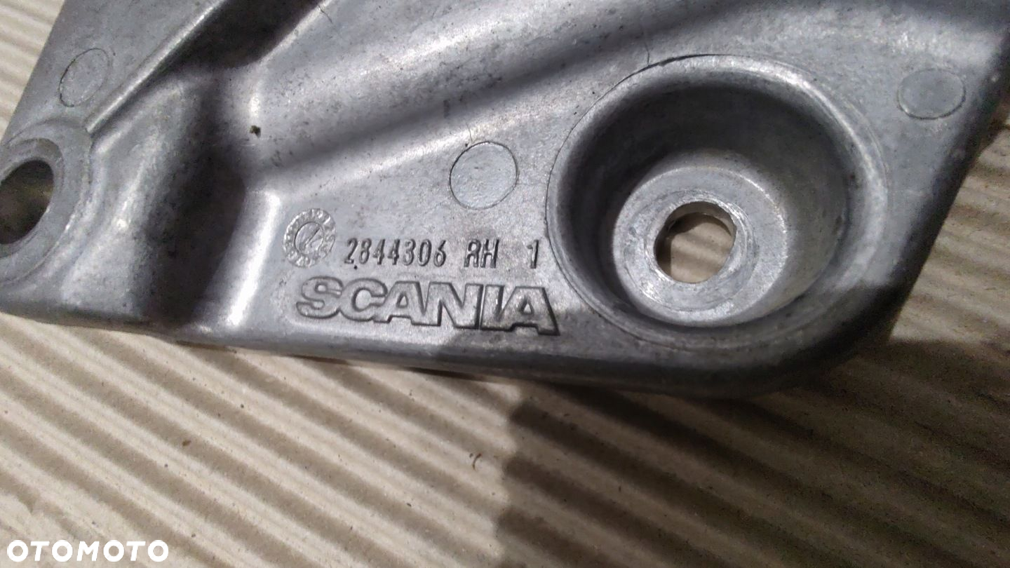 ZAWIAS MASKI ATRAPY PRAWY SCANIA S R 2844306 - 2