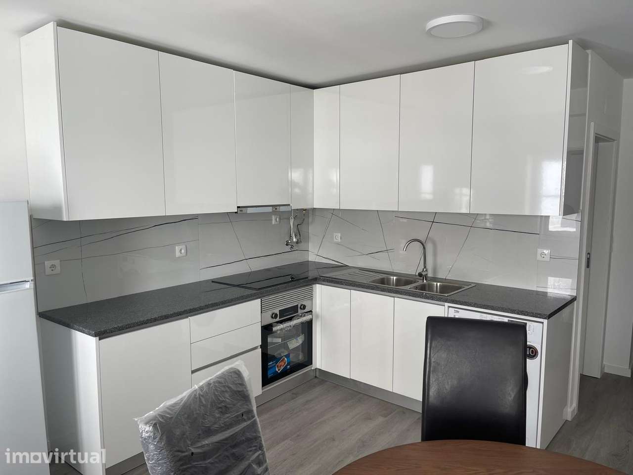 Apart. T1 com 2 casas de banho, pronto a habitar - Grande imagem: 4/10