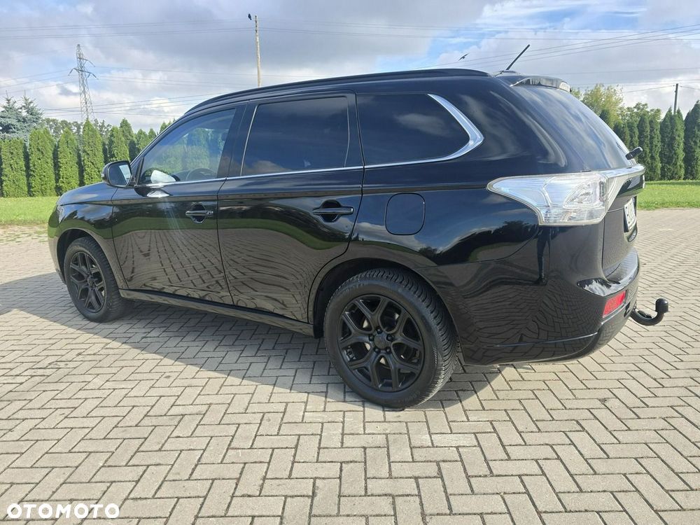 Mitsubishi Outlander - 13