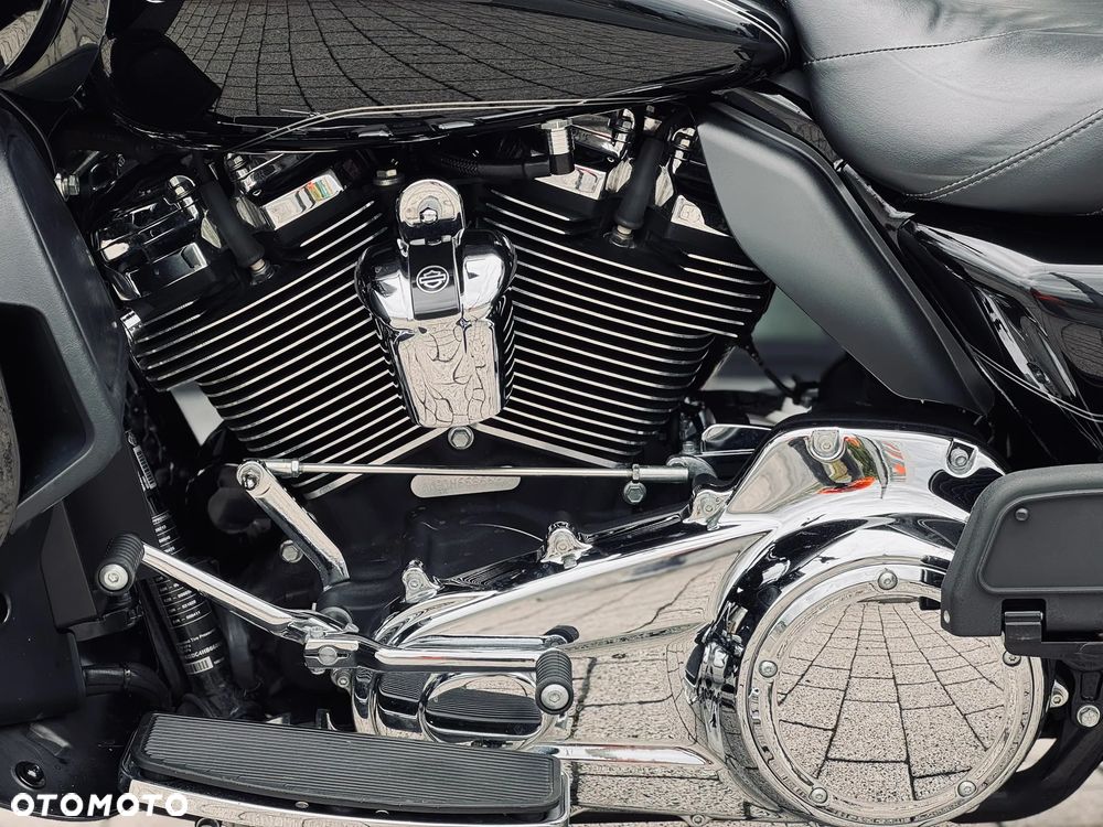 Harley-Davidson Touring Road Glide - 20