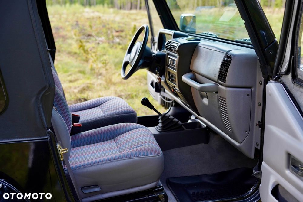 Jeep Wrangler 2.5 Sport - 13