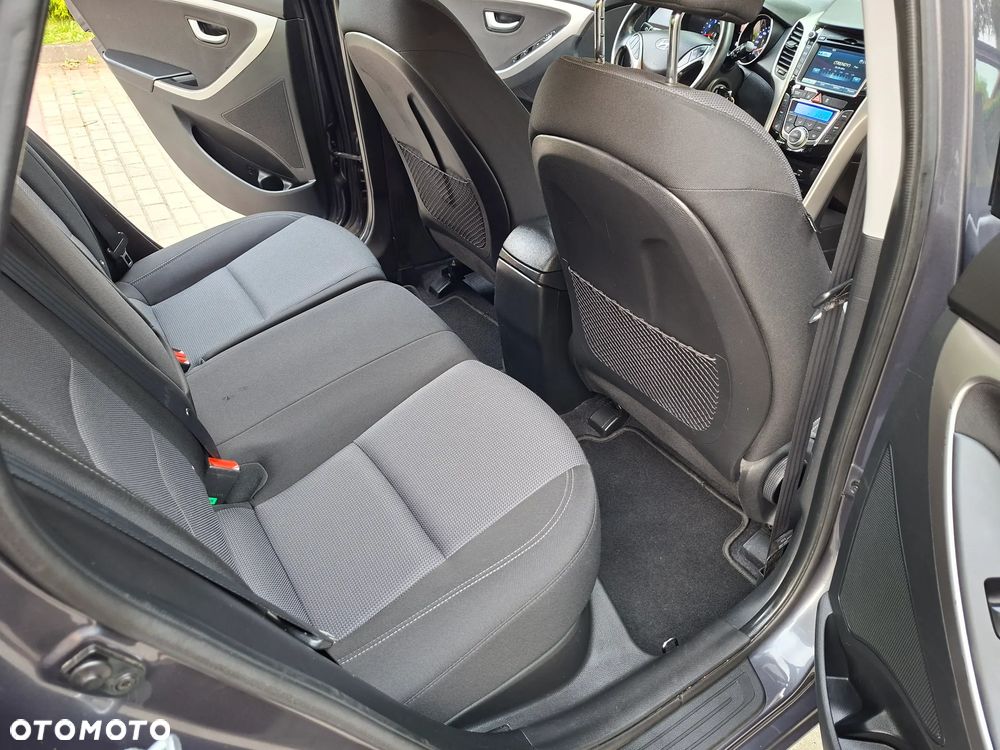 Hyundai i30 blue Kombi 1.6 GDi Passion - 18