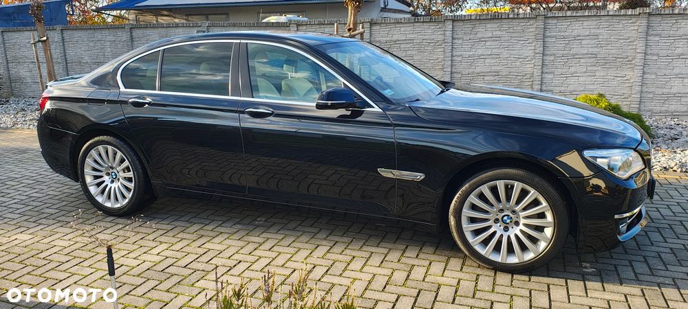 BMW Seria 7 740d Edition Exclusive - 19