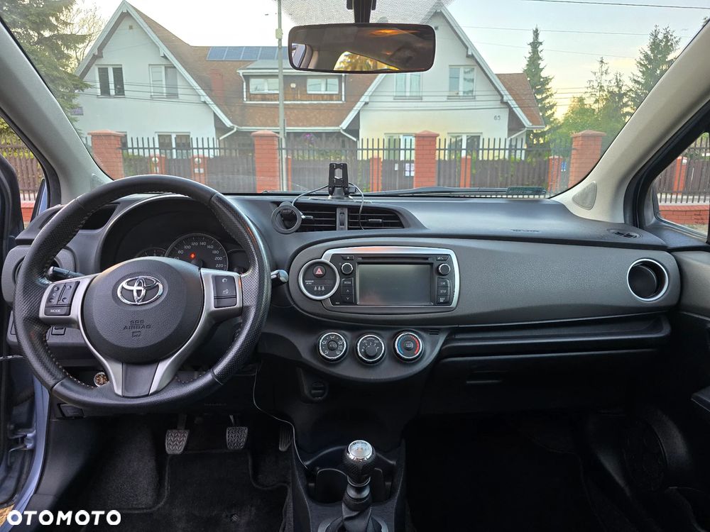 Toyota Yaris 1.4 D-4D Premium - 8