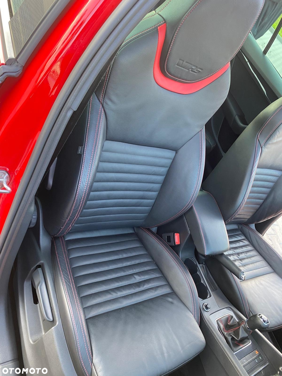 Skoda Octavia 2.0 TSI RS - 25
