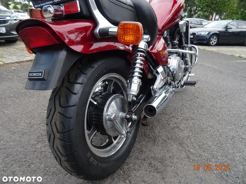Honda VF - 12